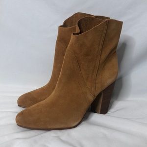 Vince Camuto Creestal Creamy Caramel Verona